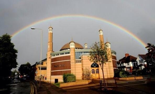 Is it Better to Pray at the Local Mosque than a Distant Masjid?